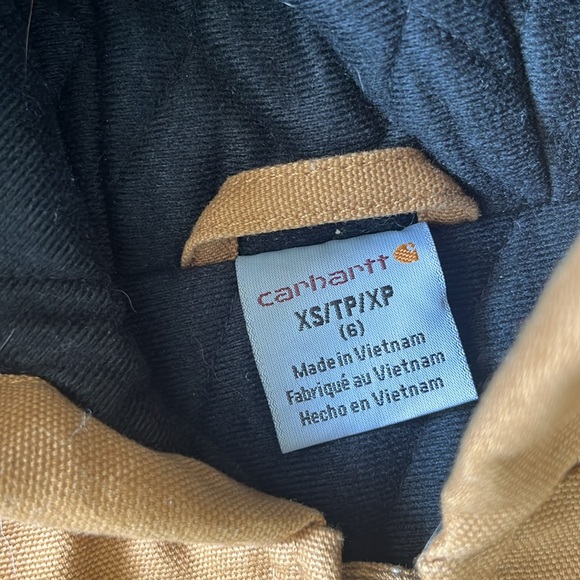 Boys Carhartt jacket with hood - Picture 2 of 3